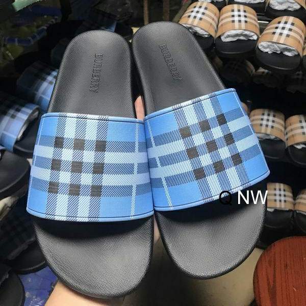 Picture of Burberry Slippers _SKUBurberrysz35-40NW04033272